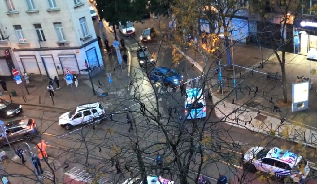 Βρυξέλλες: Πυροβόλησαν και συνέλαβαν ύποπτο για την τρομοκρατική επίθεση