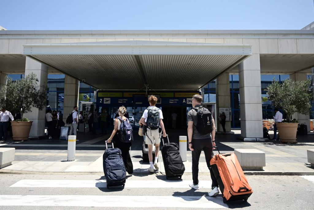 Πόλεμος στο Ισραήλ: Σύσταση μόνο για τα «απαραίτητα ταξίδια» – Νέα οδηγία του Λονδίνου