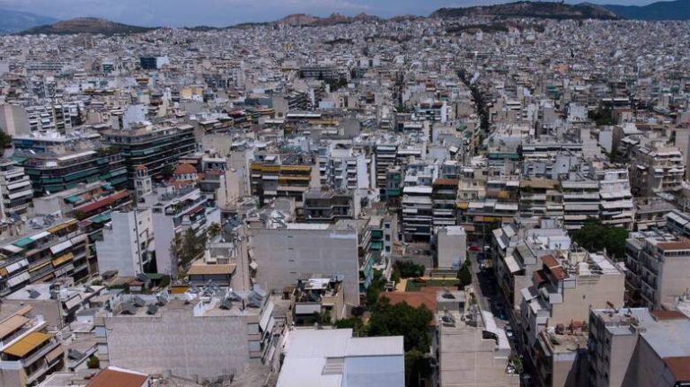 Ακίνητα: Γιατί οι ξένοι αγοράζουν σπίτια στην Ελλάδα παρά το ράλι τιμών
