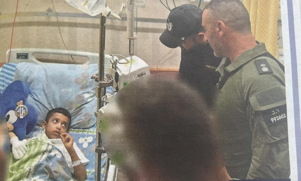 Συγκινεί ο 5χρονος Αραβοϊσραηλινός που γλίτωσε από τη Χαμάς