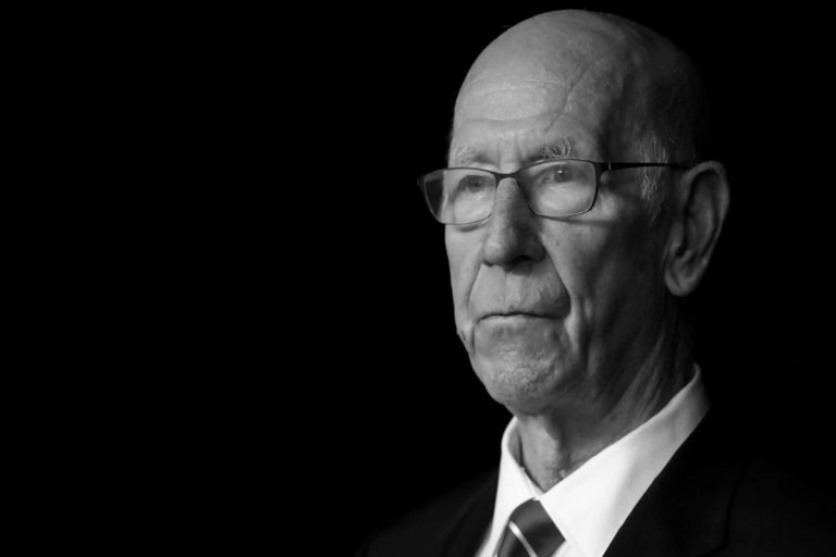 Θρήνος στο παγκόσμιο ποδόσφαιρο: Πέθανε ο θρύλος της Μάντσεστερ Γιουνάιτεντ, Σερ Μπόμπι Τσάρλτον [βίντεο]