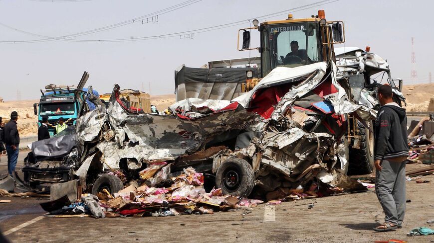 Μεγαλώνει η λίστα των νεκρών από την καραμπόλα στην Αίγυπτο