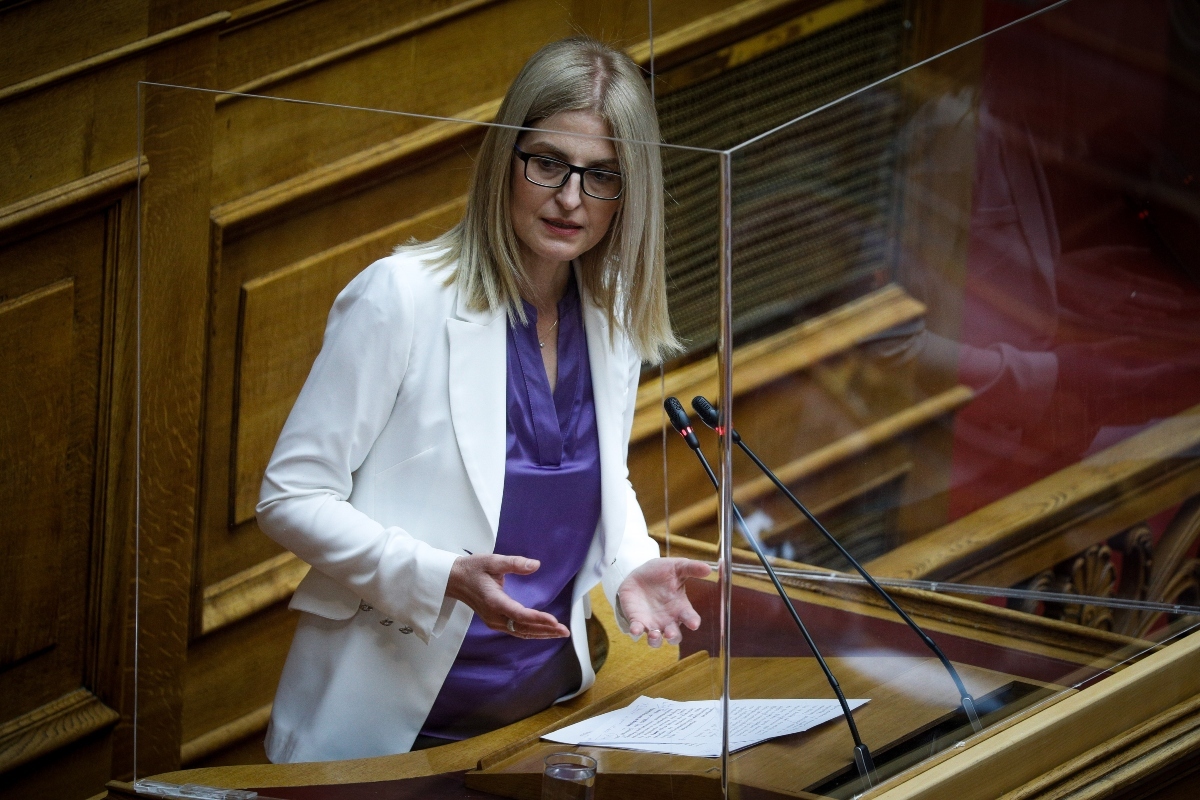 Χάος στον ΣΥΡΙΖΑ: «Ομπρέλα» στον Κασσελάκη από την Αυγέρη, πυρά κατά των διαγραφέντων – «Πως θα μείνουν αφού έχουν ιδρύσει δικό τους κόμμα»