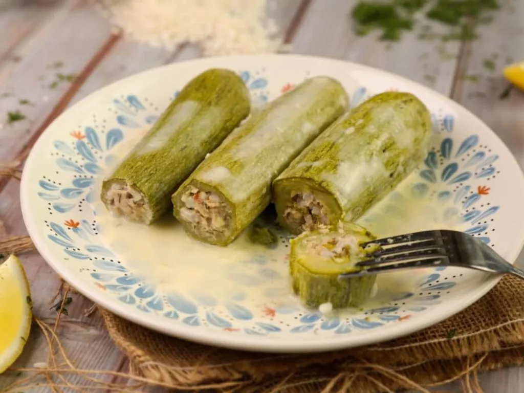 Κολοκυθάκια γεμιστά αυγολέμονο