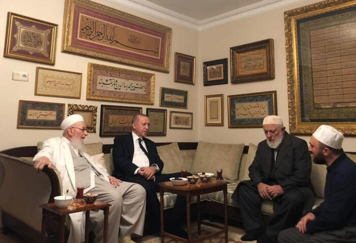 Καταδικάστηκε επικεφαλής μουσουλμανικής αδελφότητας που διατηρούσε στενές σχέσεις με τον Ερντογάν διότι πάντρεψε την κόρη του σε ηλικία έξι ετών