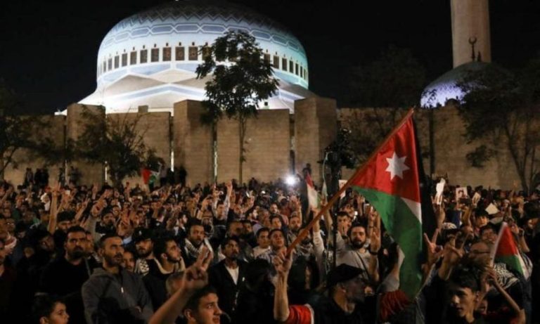 «Καζάνι που βράζει» η Τουρκία- Προσπάθησαν να εισβάλουν στο προξενείο και στην πρεσβεία του Ισραήλ