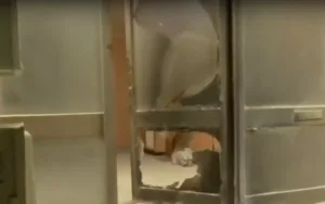 Έκρηξη σε είσοδο πολυκατοικίας στα Ιλίσια