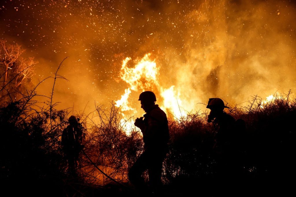 Γάζα: Τουλάχιστον 10 νεκροί, ανάμεσά τους 5 δημοσιογράφοι, δεκάδες τραυματίες σε αεροπορικούς βομβαρ