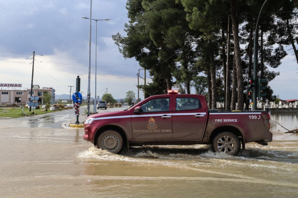 Καιρός: «Ζακέτα να πάρετε», τα πάνω-κάτω το επόμενο 48ωρο – Στο στόχαστρο της κακοκαιρίας η Θεσσαλία