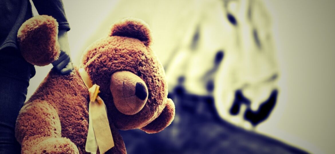 Ζάκυνθος: Ολική ανατροπή - Δεν επιστρέφουν τα παιδιά στη θετή μητέρα, δεν θέλουν να την δουν [βίντεο]