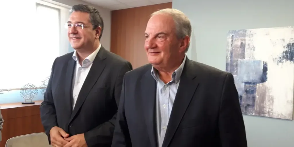 Συνάντηση Τζιτζικώστα με Κώστα Καραμανλή – Τον ενημέρωσε για τα έργα στη Θεσσαλονίκη, του έδει
