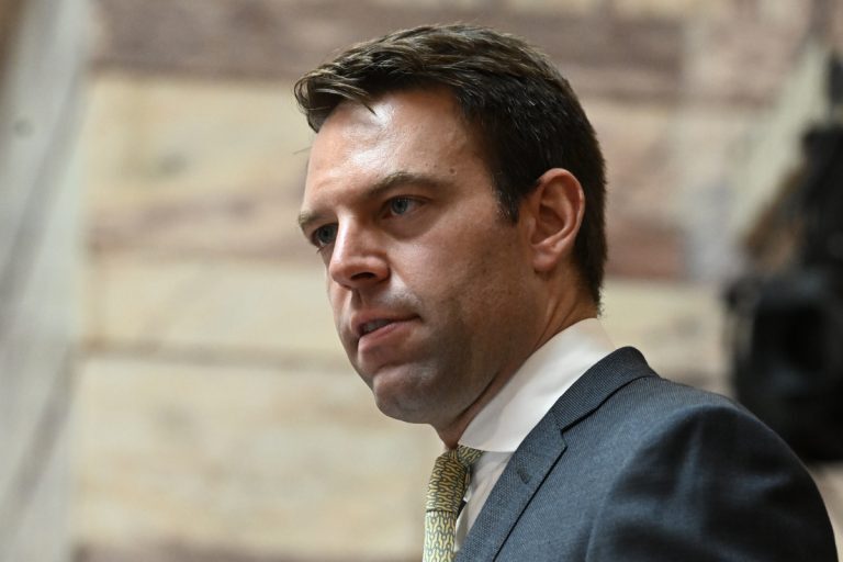 SYRIZA leader Kasselakis to seek grassroots referendum on dismissals