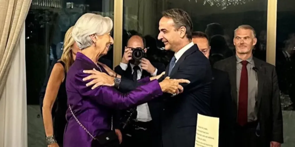 Συνάντηση Μητσοτάκη – Λαγκάρντ στο δείπνο της ΤτΕ – «Παράδειγμα η αποφασιστικότητα της Ε