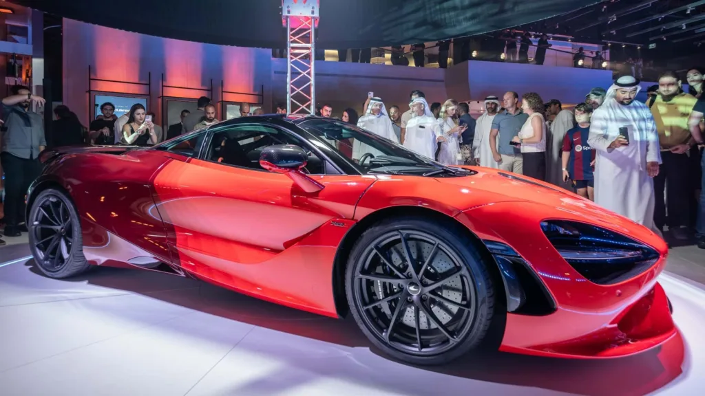Η McLaren εγκαινιάζει τον μεγαλύτερό της εκθεσιακό χώρο στον κόσμο