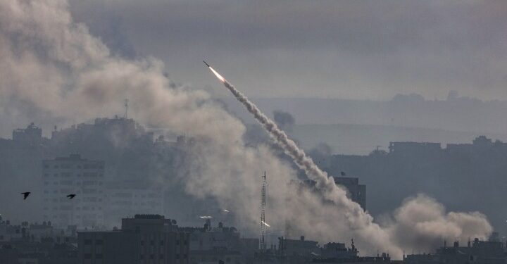 Πόλεμος στο Ισραήλ: Το Ινστιτούτο Μελετών Εθνικής Ασφάλειας (INSS) δημοσίευσε την έκθεσή του για τα όπλα και τους πυραύλους που διαθέτει η Χεζμπολάχ.