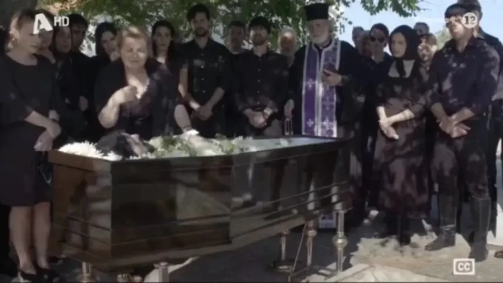 Σασμός: Το σπαρακτικό μοιρολόι της Καλλιόπης στην κηδεία του Νικηφόρου – «Χάθηκε το φεγγάρι!»