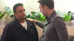 Συγκίνηση στη συνάντηση Κασσελάκη με πατέρα θύματος των Τεμπών - Τι ειπώθηκε