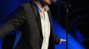 τραγουδιστής