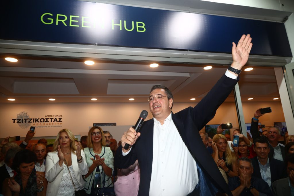 Πανηγυρική επανεκλογή Τζιτζικώστα