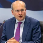 Χατζηδάκης: Η αύξηση των εισοδημάτων έρχεται με σοβαρές πολιτικές και όχι από θαυματοποιούς με λεφτόδεντρα