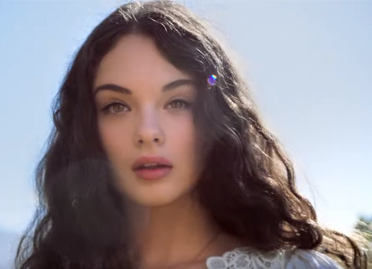 Ντεβά Κασέλ