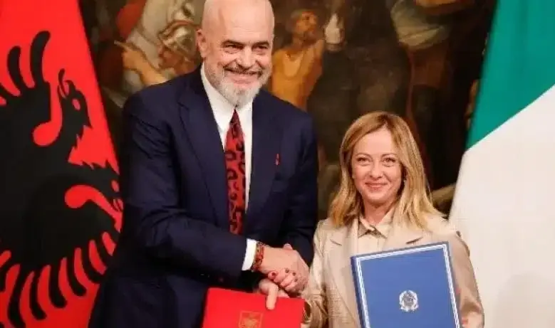 Διχάζει η συμφωνία Ιταλίας – Αλβανίας για το μεταναστευτικό: Αυξάνει «τον κίνδυνο για παραβιάσεις ανθρωπίνων δικαιωμάτων»