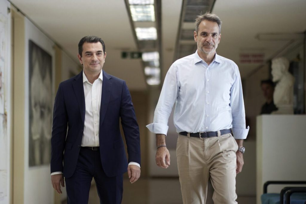 Κυριάκος Μητσοτάκης: Αιφνιδιαστικός έλεγχος σε σούπερ μάρκετ για τα ταμπελάκια της μόνιμης μείωσης τ