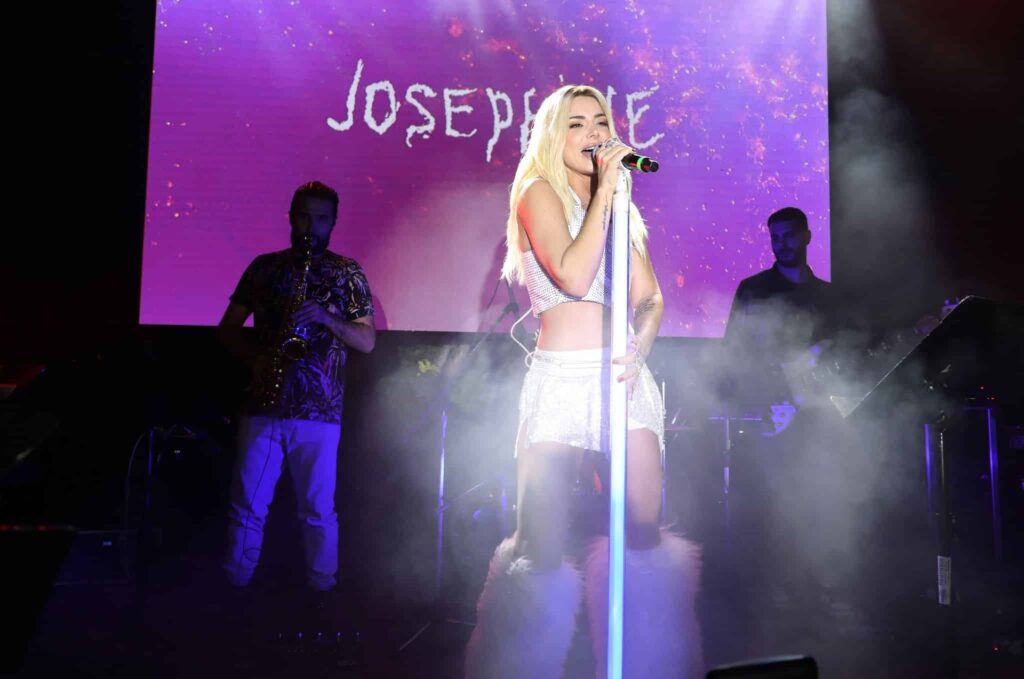 Josephine: Παρουσίαση album «αγκαλιά» με τον Νίνο – Το τρυφερό τετ-α-τετ