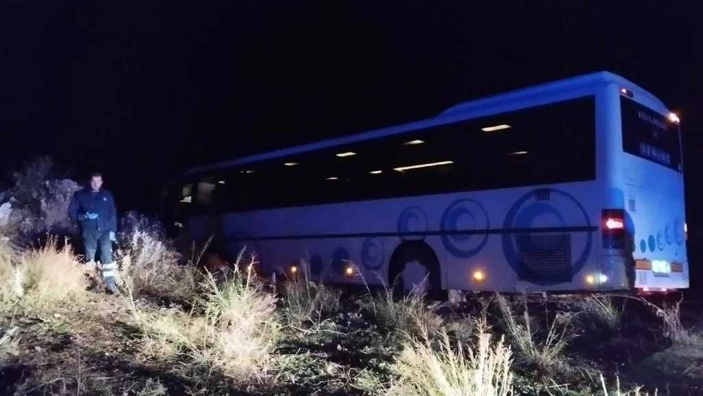 Αρκαδία: Νεκρός ο οδηγός του ΚΤΕΛ που έπαθε ανακοπή – Παραλίγο να ρίξει το λεωφορείο σε γκρεμό