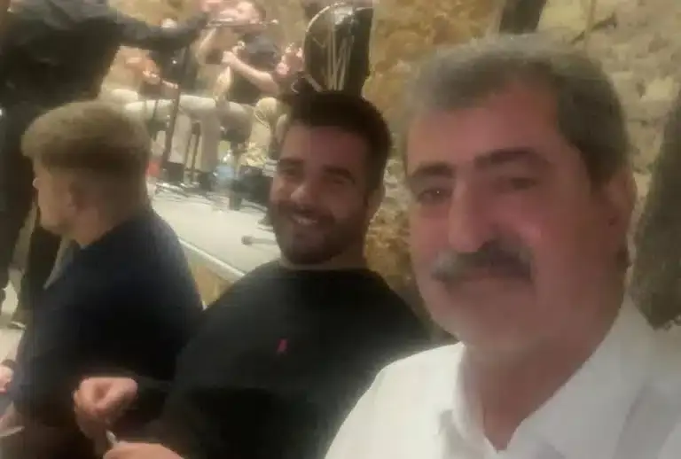 Ο Πολάκης το «καψε» με χορούς, λαούτα και λίρες μετά την αποχώρηση της «Ομπρέλας» από τον ΣΥΡΙΖΑ