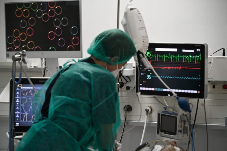 Ερρίκος Ντυνάν: Γυναίκα 100 ετών υποβλήθηκε σε καρδιολογική επέμβαση – «Αποτελεί πηγή έμπνευσης για εμάς»