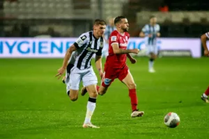 Super League: Χόρευε στη βροχή ο ΠΑΟΚ, 5-0 τον Πανσερραϊκό