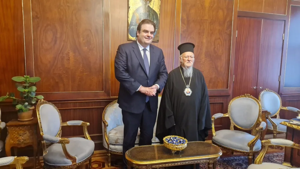 Στο Φανάρι ο Πιερρακάκης, συνάντησε τον Βαρθολομαίο: «Μοναδική η θέση του Οικουμενικού Πατριαρχείου 