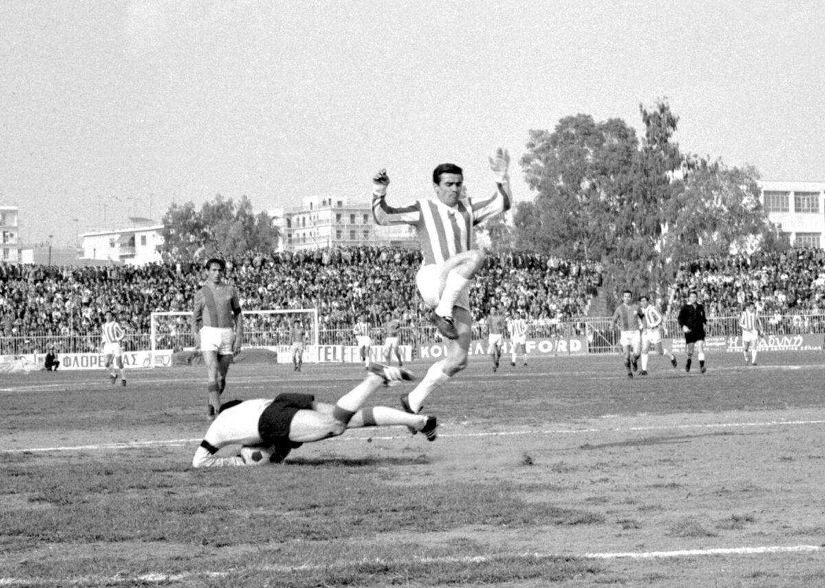 Πέθανε ο θρύλος του ελληνικού ποδοσφαίρου Νίκος Γιούτσος