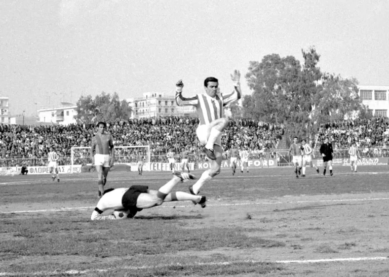 Πέθανε ο θρύλος του ελληνικού ποδοσφαίρου Νίκος Γιούτσος