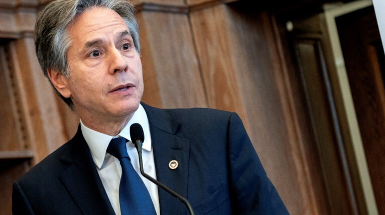 Σε διπλωματικό «πυρετό» η υφήλιος- Βομβάρδισαν παιδοογκολογικό νοσοκομείο στη Γάζα- Κρίσιμη συνάντηση Μπλίνκεν-Φιντάν