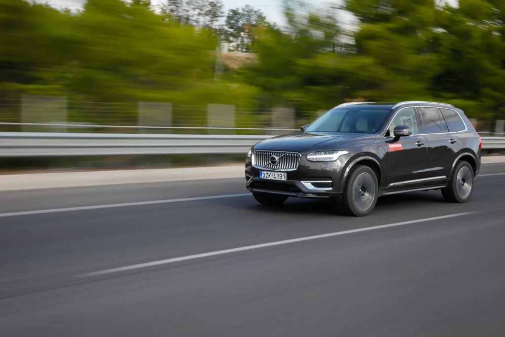 Δοκιμή Volvo XC90 T8 Recharge: Η γοητεία του… πολύ!