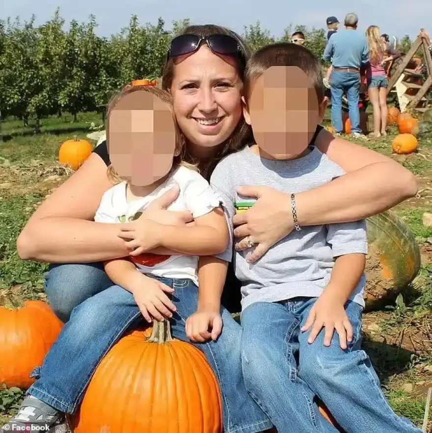 Δασκάλα έκανε σεξ με 11χρονο αγόρι στο αυτοκίνητό της κοντά στο σχολείο