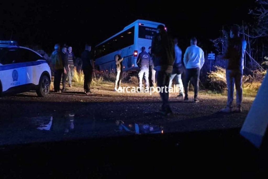 Αρκαδία: Η συγκλονιστική στιγμή που το λεωφορείο κρέμεται σε γκρεμό – Τι εξομολογήθηκε η μοναδική επ