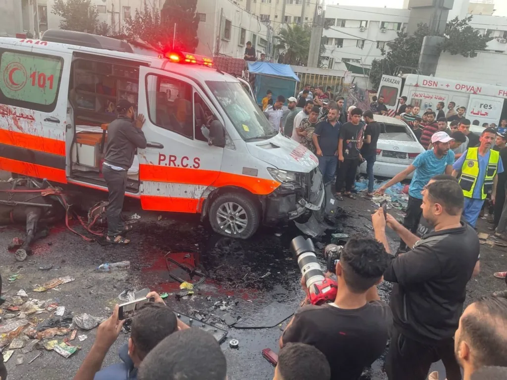 Βομβάρδισαν νοσοκομείο στη Γάζα- Χτυπήθηκε ασθενοφόρο που μετέφερε τραυματίες στη Ράφα