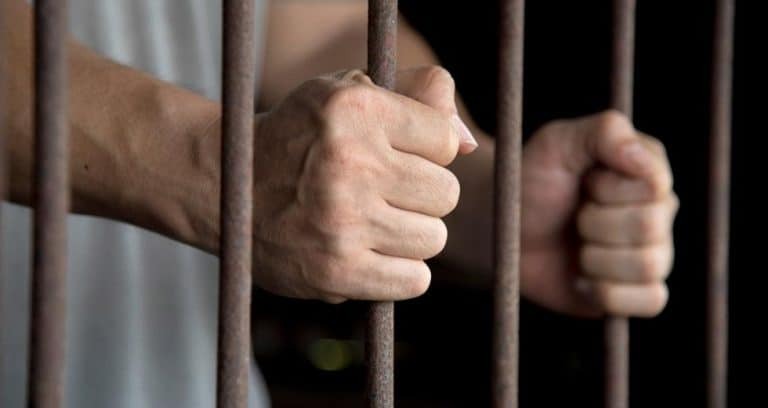 Εύβοια: Στη φυλακή δάσκαλος που αποπλανούσε πρώην μαθήτριά του – Πώς συνελήφθη ο παιδεραστής
