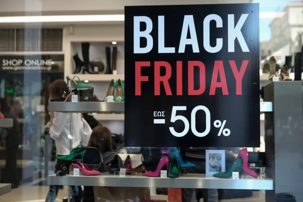 Black Friday: Τα αγοράζουν μετά μανίας οι Ελληνες – Τα 5 SOS [βίντεο]