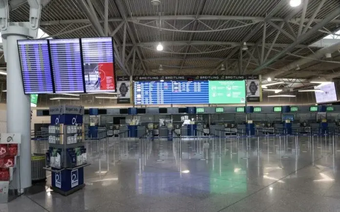 Στην Αθήνα οι Έλληνες από τη Γάζα: «Έχει νεκρούς παντού - Δεν υπήρχε βενζίνη για να φτάσουμε μέχρι τα σύνορα»