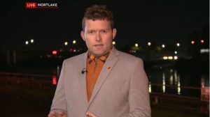 Όταν έρχεται πρώτη η... καριέρα! Τον έκλεβαν και εκείνος συνέχισε τη ζωντανή μετάδοση