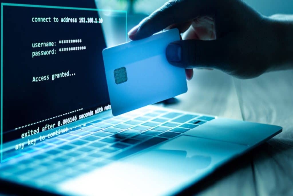Απάτες… hi tech: Πώς οι εγκληματίες ξεγελούν ανυποψίαστους πολίτες – Από πλαστές τηλεφωνικές κλήσεις μέχρι deepfake φωνές