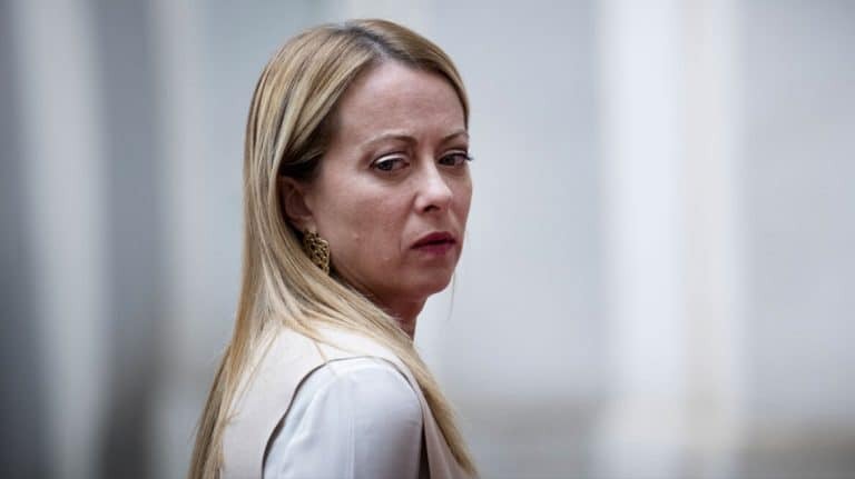 «Η Μελόνι αποτελεί έκφραση της πατριαρχικής κουλτούρας» – Τι απαντά η ίδια