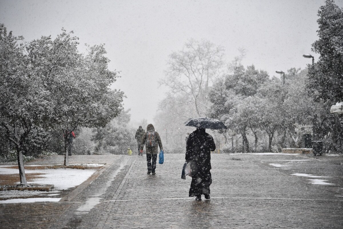 Καιρός: Ξεκινά η επέλαση της κακοκαιρίας, συναγερμός σε όλη τη χώρα - Χιόνια και «βουτιά» της θερμοκρασίας, ποιες περιοχές επηρεάζονται