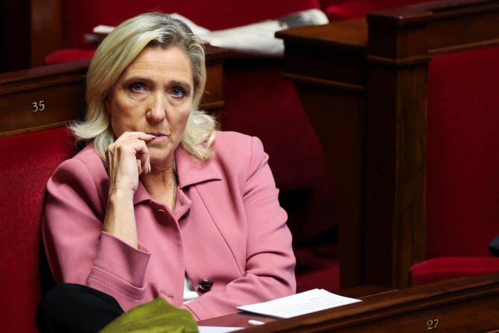 Γαλλία: Η ακροδεξιά αναμένεται να αναδειχθεί πρώτη πολιτική δύναμη στις Ευρωεκλογές [δημοσκόπηση]