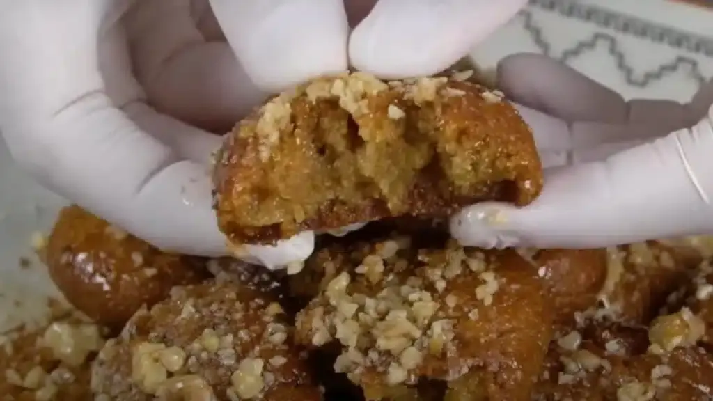 Μελομακάρονα: 6 tips για σου βγουν τραγανά απ’ έξω και μελωμένα από μέσα