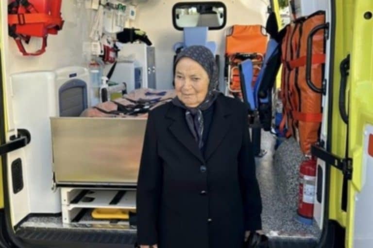 Μεσολόγγι: Μεγάλη θλίψη στο τελευταίο «αντίο» στη γιαγιά που δώρισε ασθενοφόρο και συγκίνησε όλη την Ελλάδα
